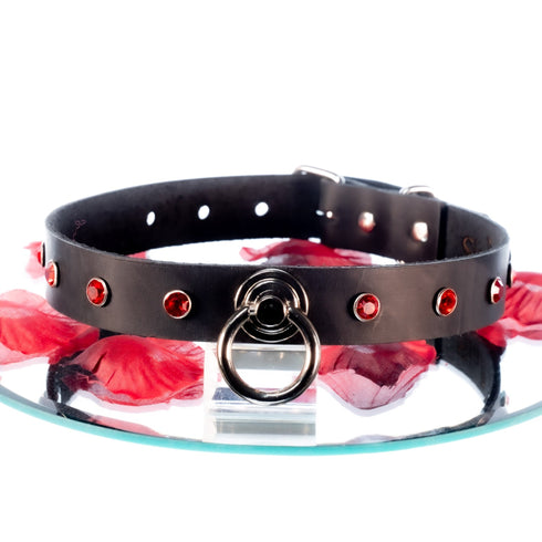 SiaLinda: Halsband Nr. 13 rot 8 Straß Kristalle und großem O-Ring 20mm, echt Leder schwarz - SiaLinda.com